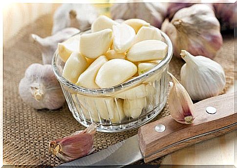 garlic is an excellent remedy for soothing bruises