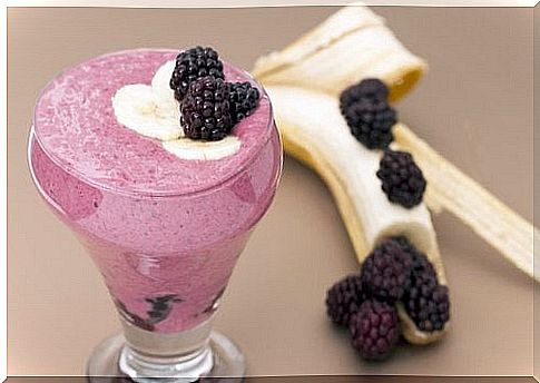 Among the fruit smoothies to combat constipation, one of the best is that of blackberries and bananas