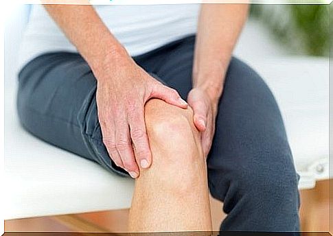 Knee joint pain