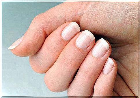 Strong nails with castor oil