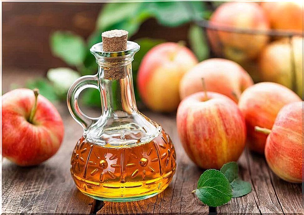 Apple cider vinegar to soothe body aches