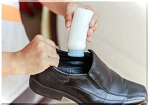 Talcum powder to clean shoes