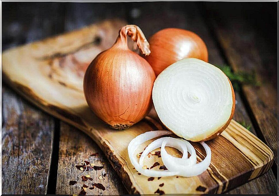 Sliced ​​onion