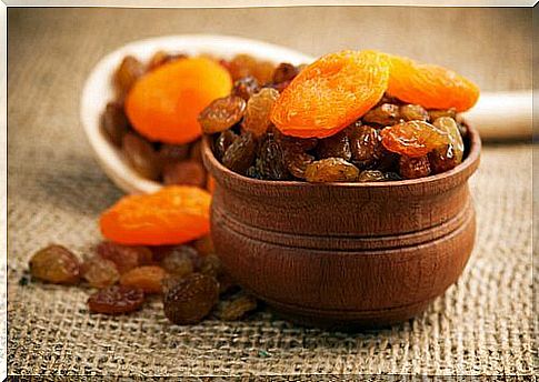 raisins and dried apricots