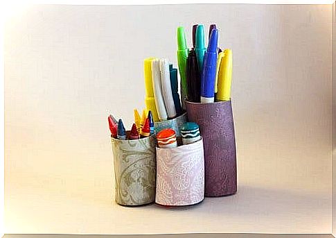 Recycled pen holders for an ecological decor