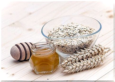 Mask with oats and honey