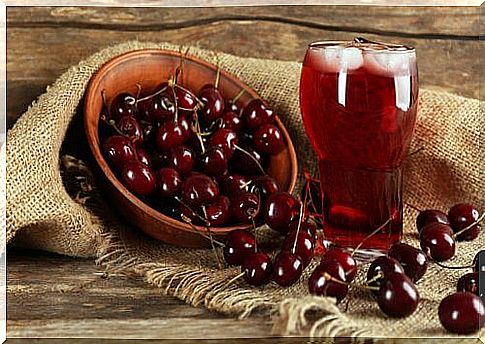 Cherry juice - fruits rich in water