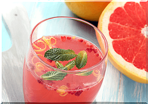 Green tea drink, grapefruit and mint to speed up the metabolism