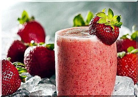 Strawberry and oat smoothie for breakfast