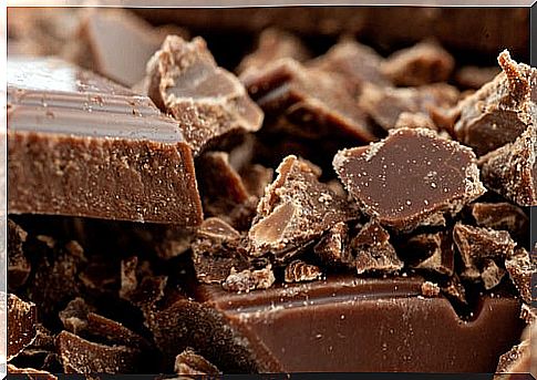 Unstoppable craving for chocolate: why does it happen?