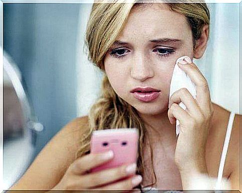 Girl with cellphone in hand